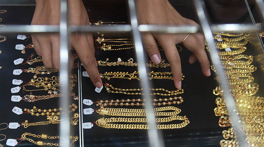 Harga Emas Perhiasan Hari Ini Masih Anteng, Saatnya Borong? Cek Daftar Lengkapnya!