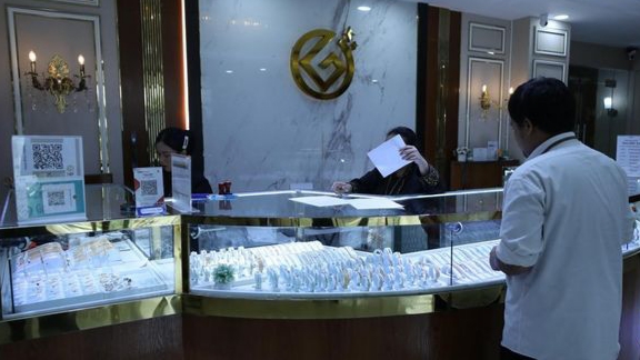Harga Emas Antam Pegadaian Hari Ini Kompak Naik, Galeri 24 Tembus Rp2,725 Juta per Gram