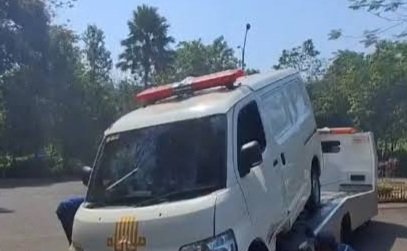 Rem Ambulans Malah Jadi Gas! Latihan Mengemudi Berujung Tabrak Benteng di Pemkab Bandung Barat