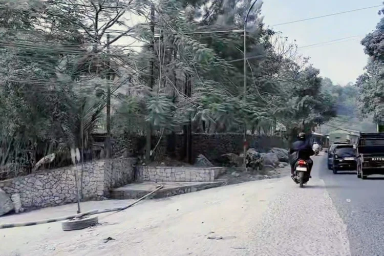 Debu Batu Kapur Jadi Sorotan, PT Batu Wangi Kena Sanksi DLH