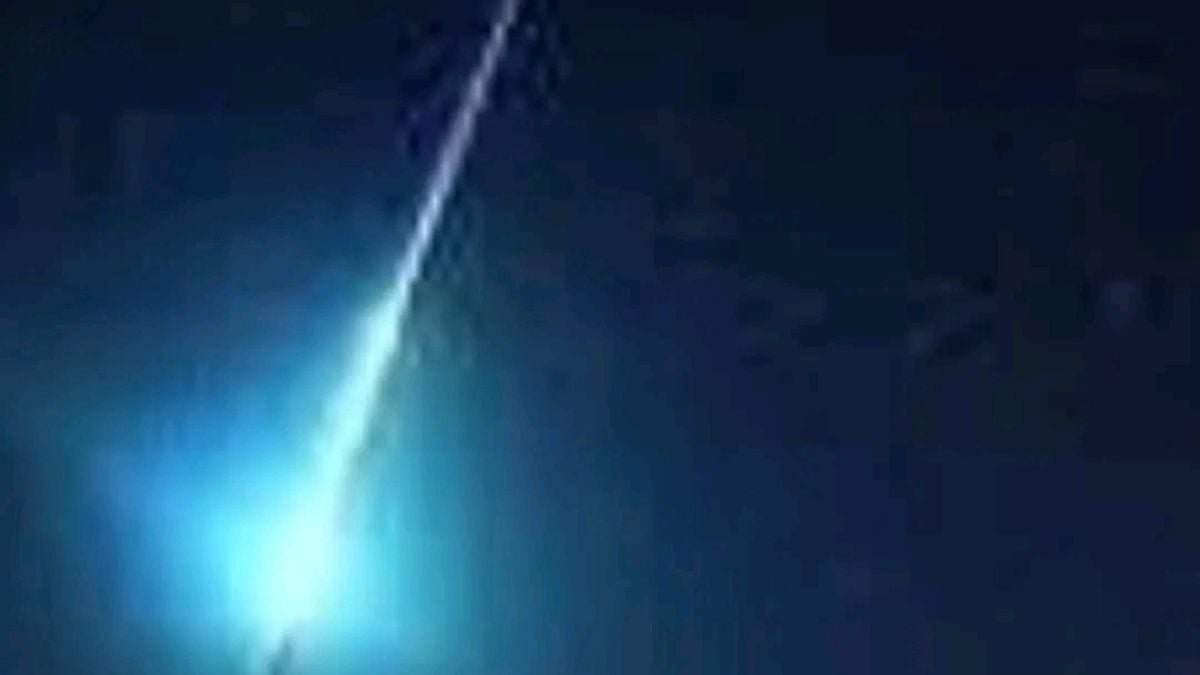 Heboh Cahaya Biru di Langit Jabar! BRIN Pastikan Bukan UFO