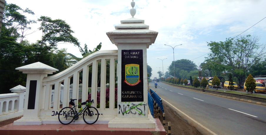 Bukan Sekadar Tugu! Ini Fakta Menarik Perbatasan Subang-Karawang yang Jadi Urat Nadi Jalur Pantura