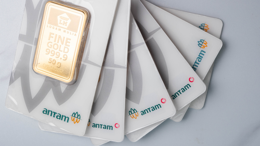 Sempat Anjlok Kemarin, Harga Emas Antam Hari Ini Masih Bertahan