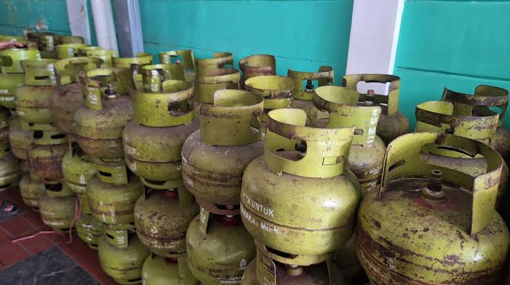 Not Just Solar, South Sulawesi Residents Face a Crisis of Electricity, Clean Water up to 3 Kg LPG