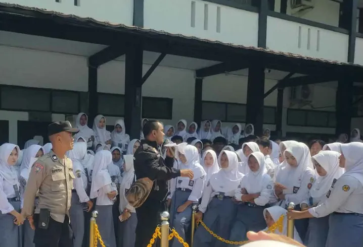 SMAN 1 Pakarukan Teacher Becomes Suspect in Alleged Molestation of Students, Now Detained at Subang Police Headquarters