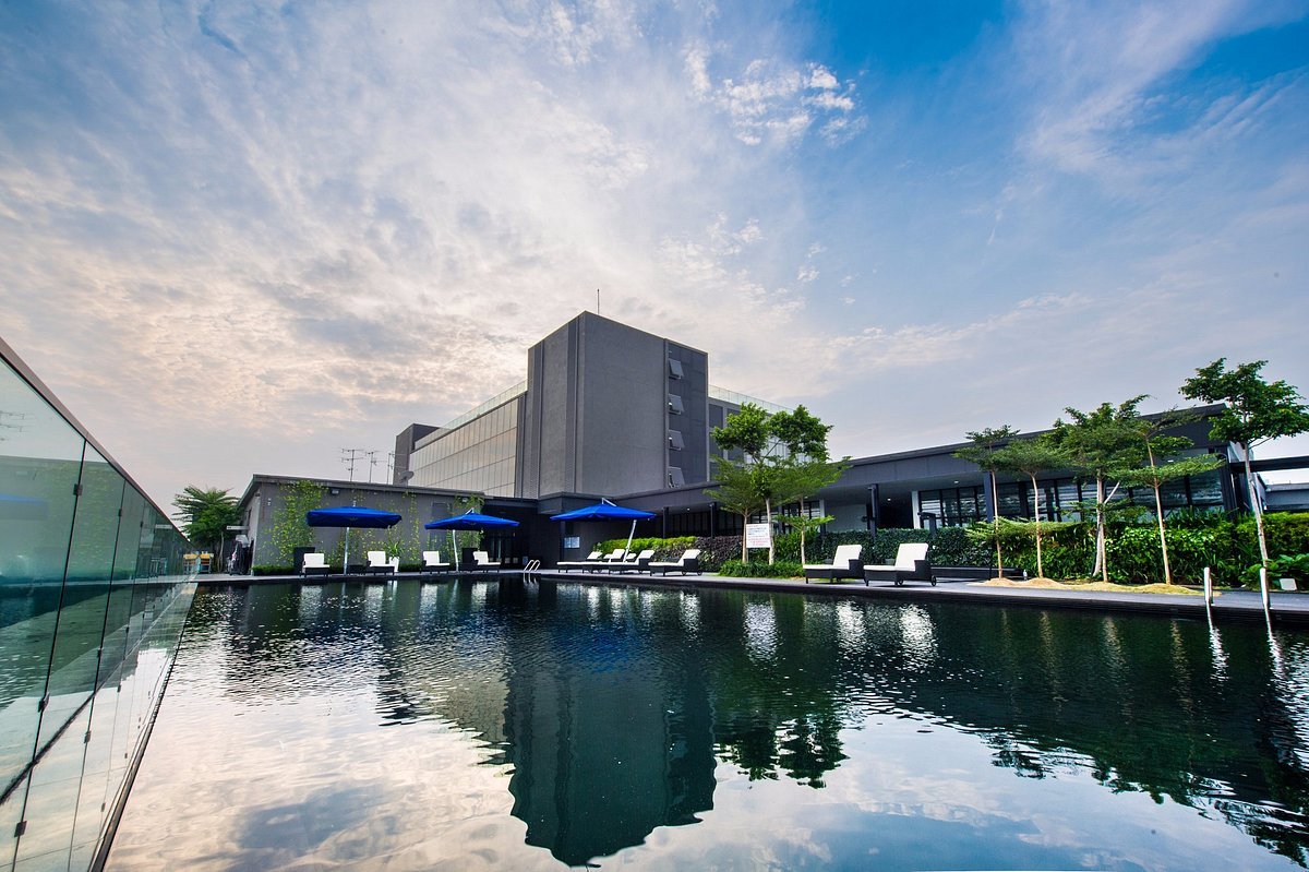 Choice of Hotels with Swimming Pools in Subang, Family Vacations Even More Exciting!