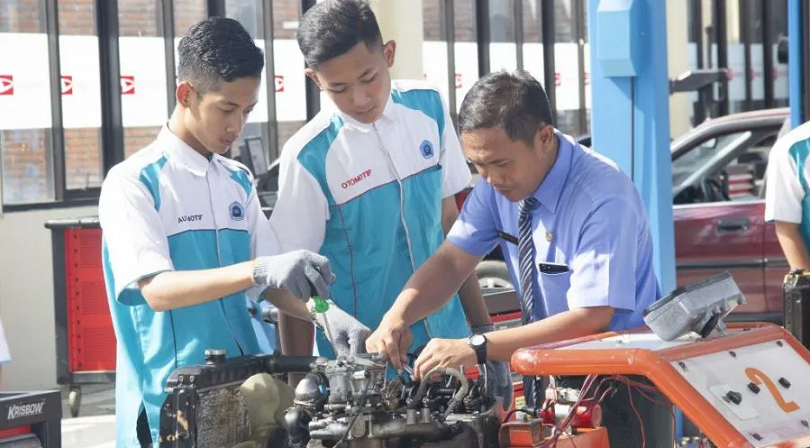 Not Just Automotive! These are vocational school majors who have the opportunity to work at the BYD Subang factory