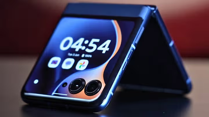 Motorola Diam-Diam Siapkan Razr Flex, HP Lipat Gila dengan Layar 165Hz